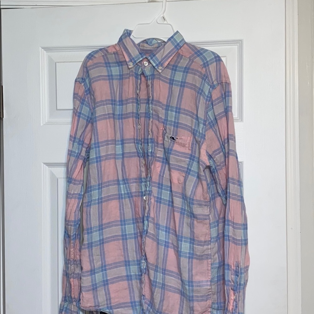 Vineyard vines button up shirt - M